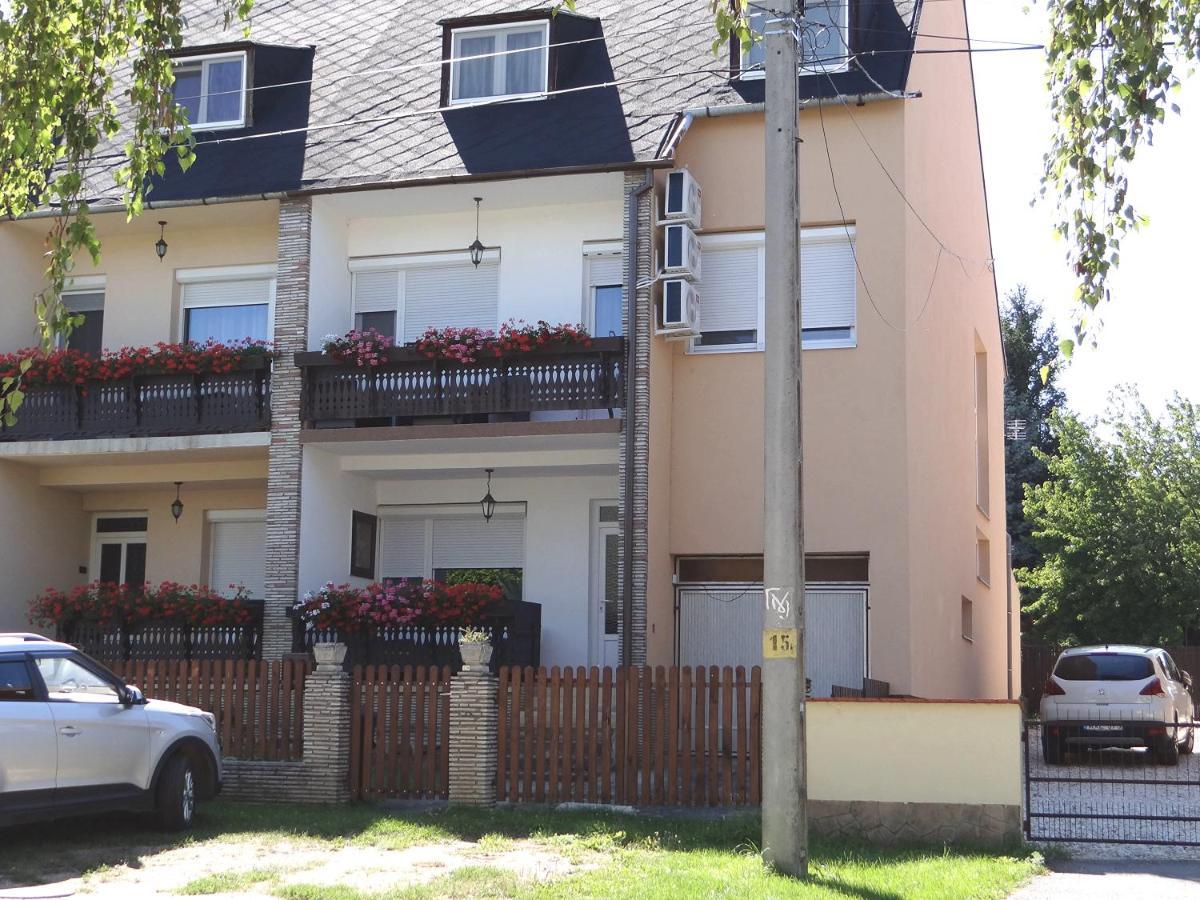 Apartament La *