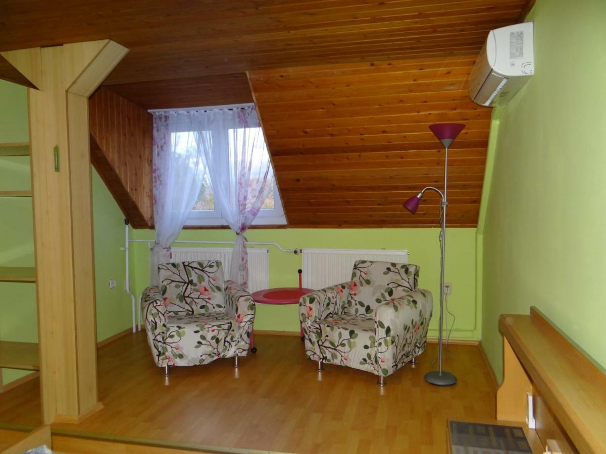 Apartment La